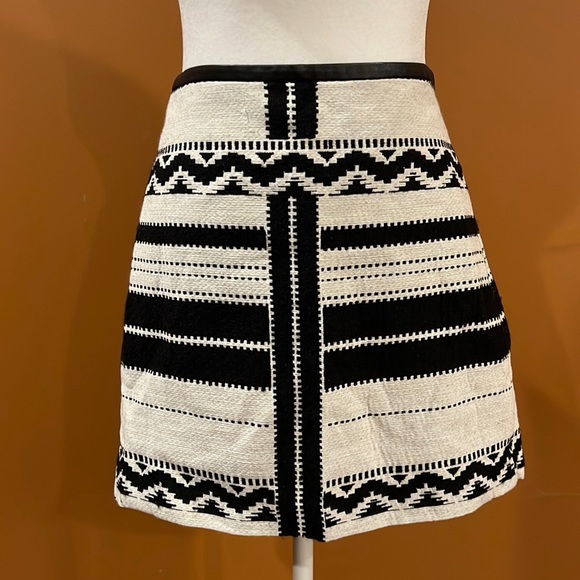 MADEWELL BLACK AND WHITE PRINTED SKIRT SIZE 4 - Picture 1 of 4